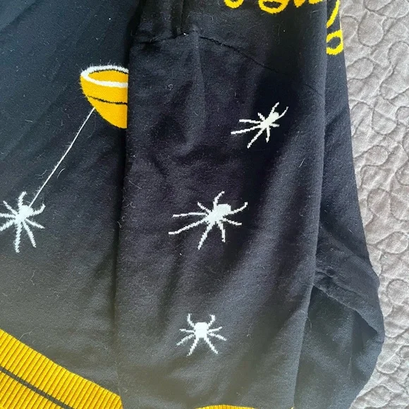 Retro “Still Holding” Black and Yellow Graphic Sweater - Picture 3 of 4